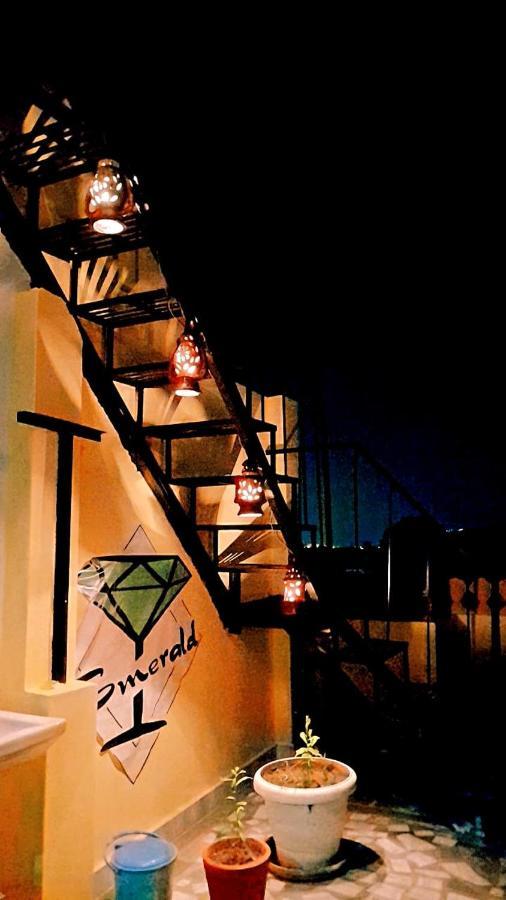 Hill Paradise Home Stay Udaipur Ngoại thất bức ảnh