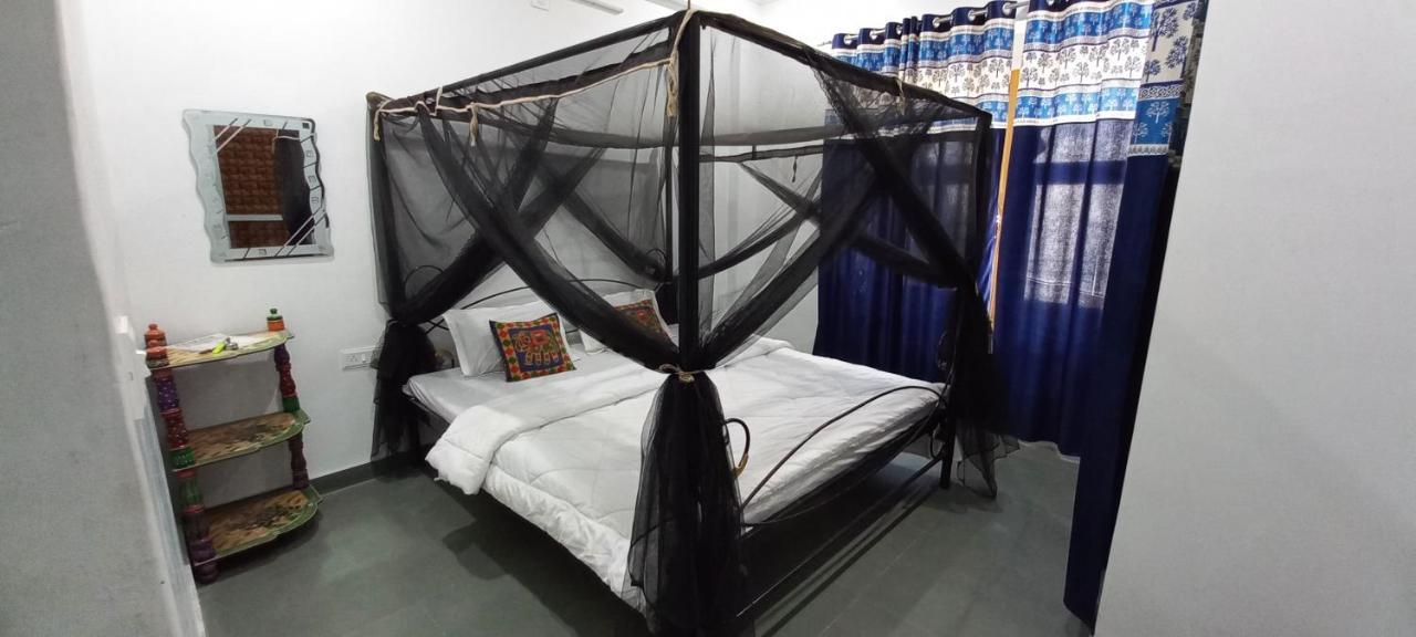 Hill Paradise Home Stay Udaipur Ngoại thất bức ảnh