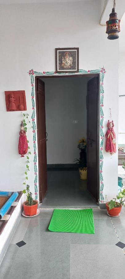 Hill Paradise Home Stay Udaipur Ngoại thất bức ảnh