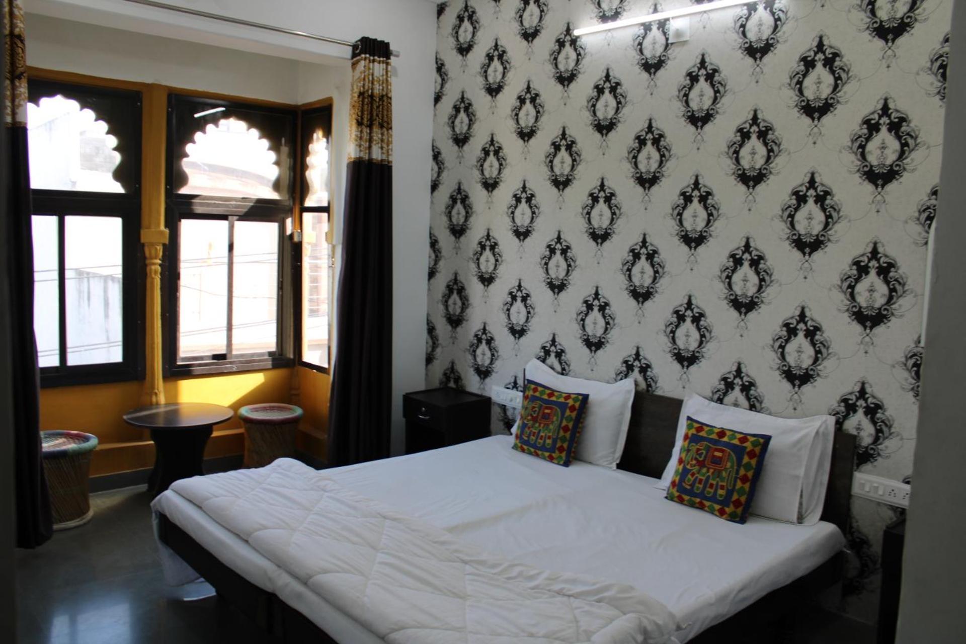 Hill Paradise Home Stay Udaipur Ngoại thất bức ảnh
