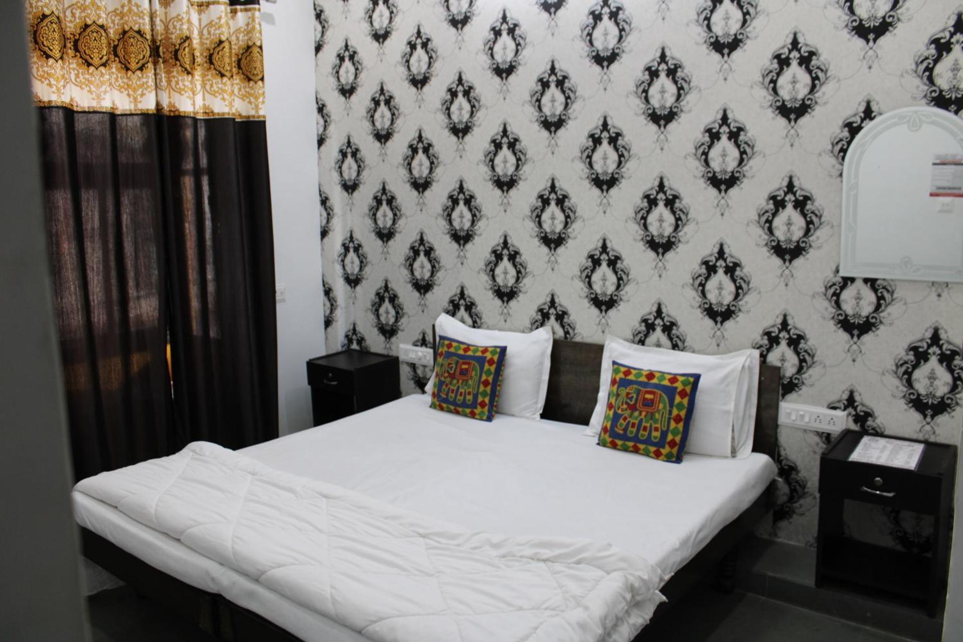 Hill Paradise Home Stay Udaipur Phòng bức ảnh